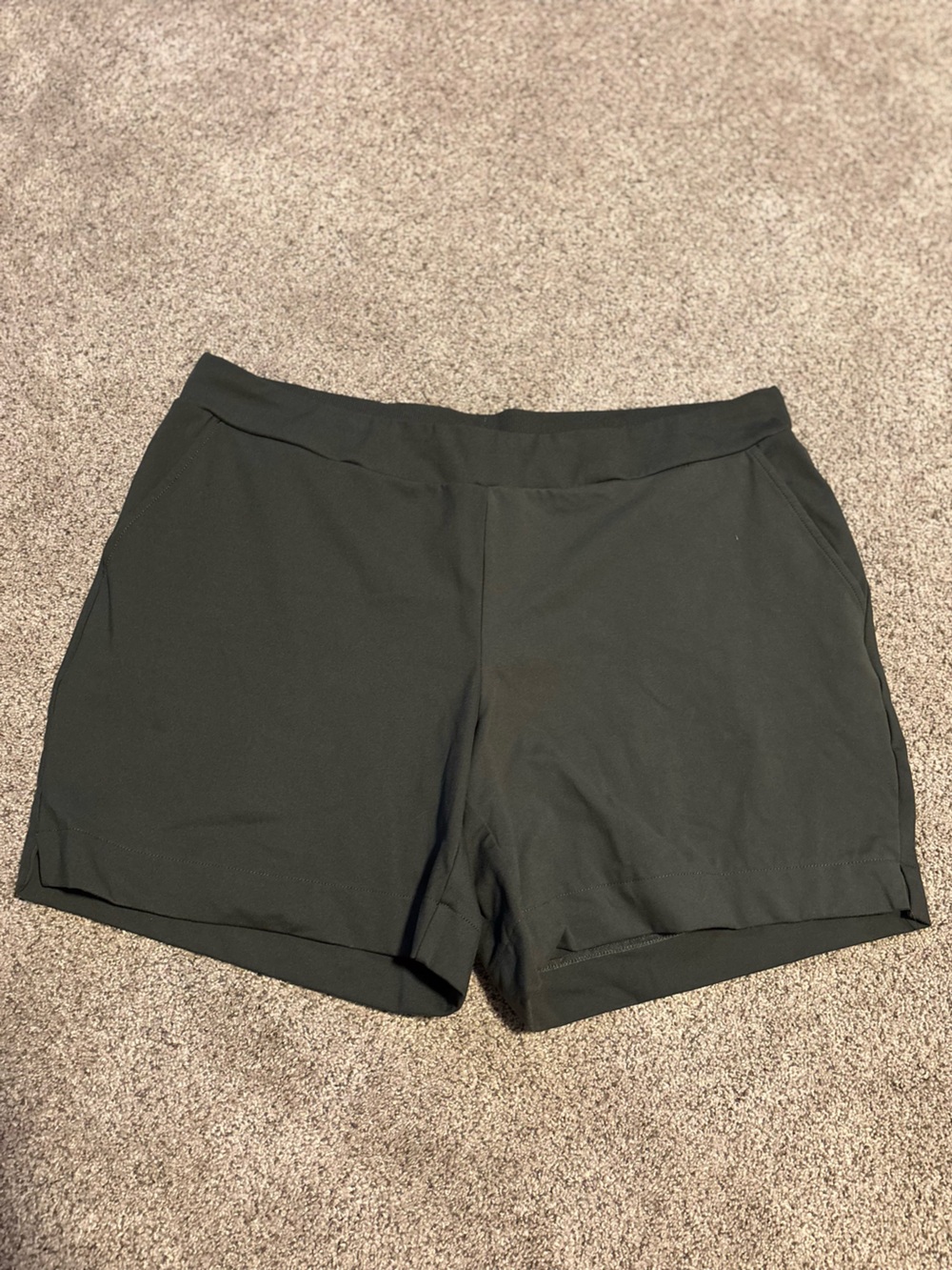 ⭐️Zac & Rachel dark green Women's Shorts with Side Pockets